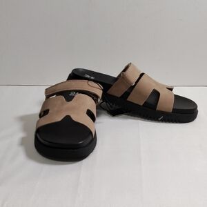 10400 FINAL PRICE Madden NYC beige Footbed sandals 8.5 NIB